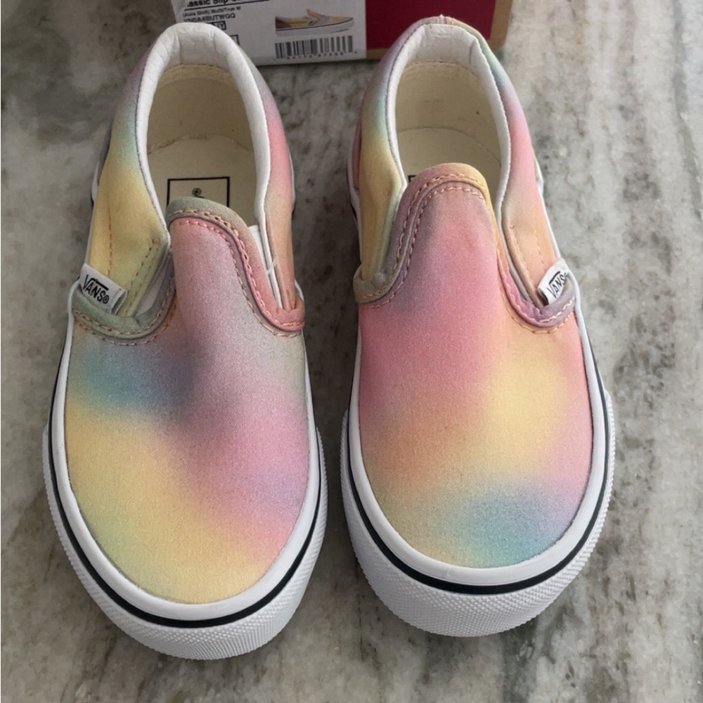 GIRLS classic slip on vans sneakers